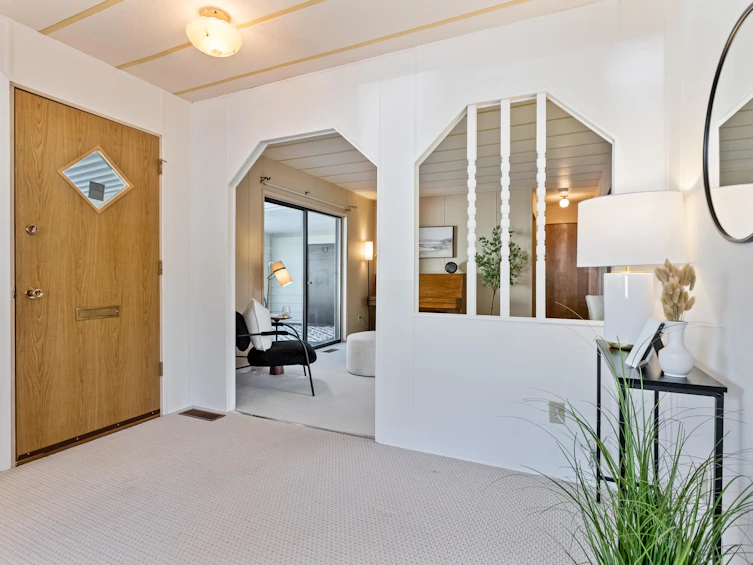 102-2062 King George Boulevard, Surrey, BC, V4A 5A2 - 3