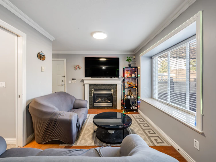 4663 Canada Way, Burnaby, BC, V5G 1K9 - 5