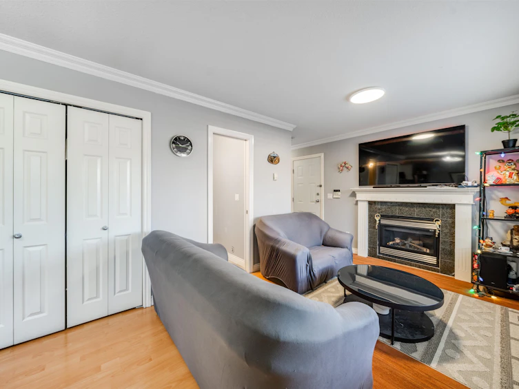 4663 Canada Way, Burnaby, BC, V5G 1K9 - 4