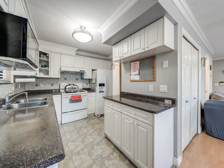 4663 Canada Way, Burnaby, BC, V5G 1K9 - 11