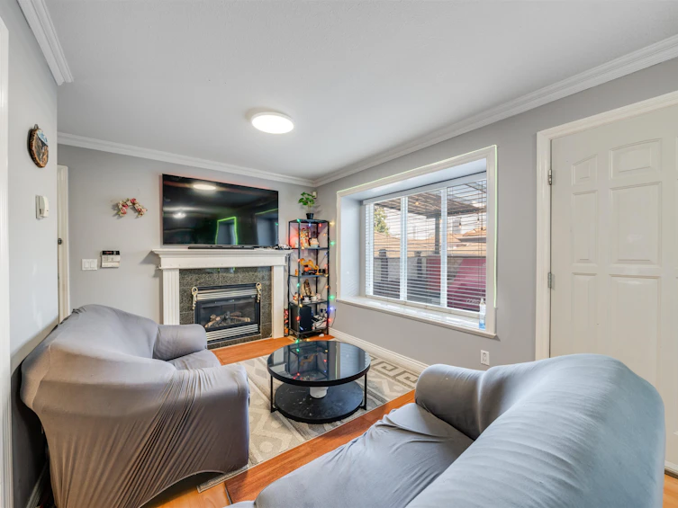 4663 Canada Way, Burnaby, BC, V5G 1K9 - 6