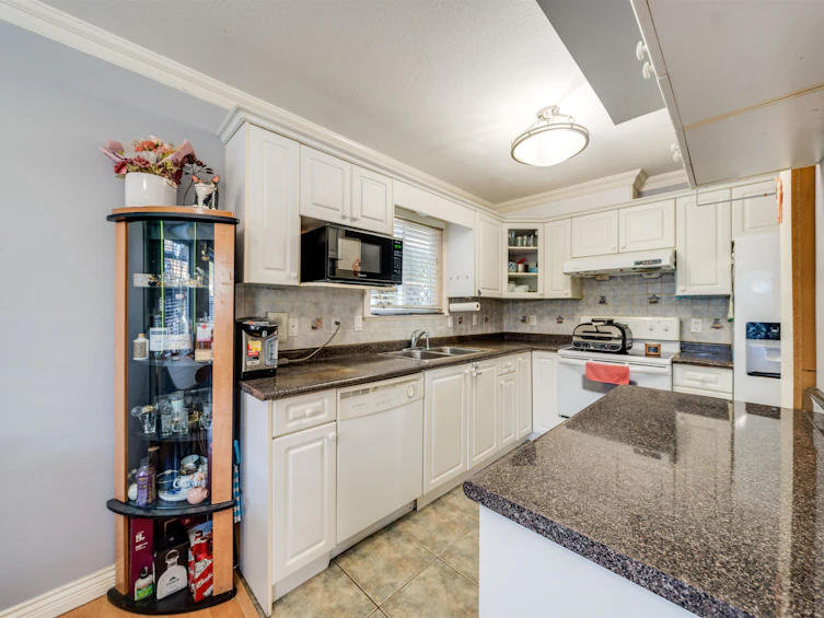 4663 Canada Way, Burnaby, BC, V5G 1K9 - 9
