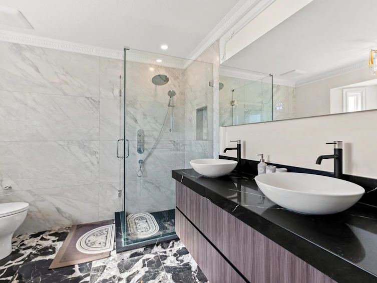 5651 Holt Avenue, Richmond, BC, V7C 5C8 - 11