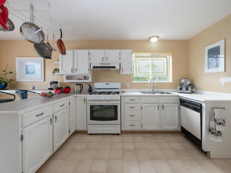 170 Pike Road, Gibsons, BC, V0N 1V6 - 12