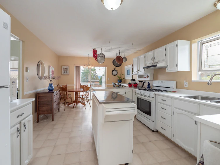 170 Pike Road, Gibsons, BC, V0N 1V6 - 14