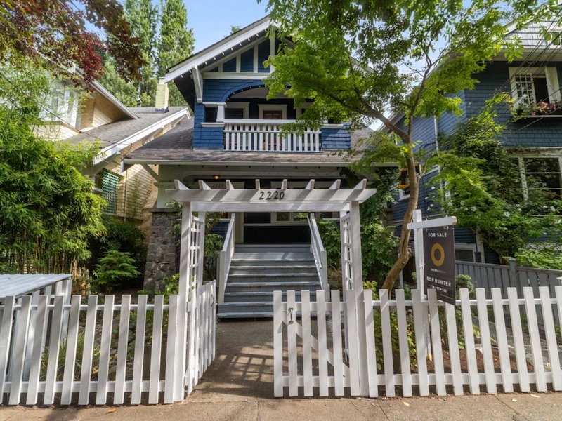2220 Stephens Street, Vancouver BC V6K 3W6