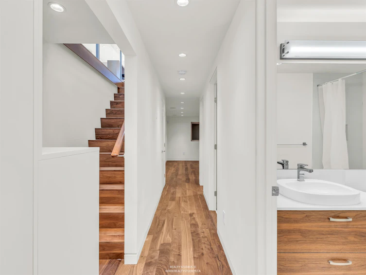 534 E 29th Avenue, Vancouver, BC, V5V 2R9 - 38