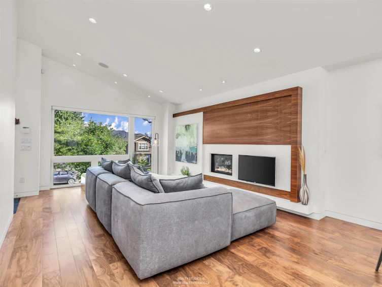 534 E 29th Avenue, Vancouver, BC, V5V 2R9 - 8