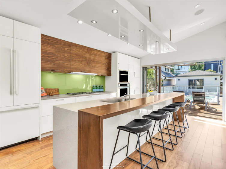534 E 29th Avenue, Vancouver, BC, V5V 2R9 - 2
