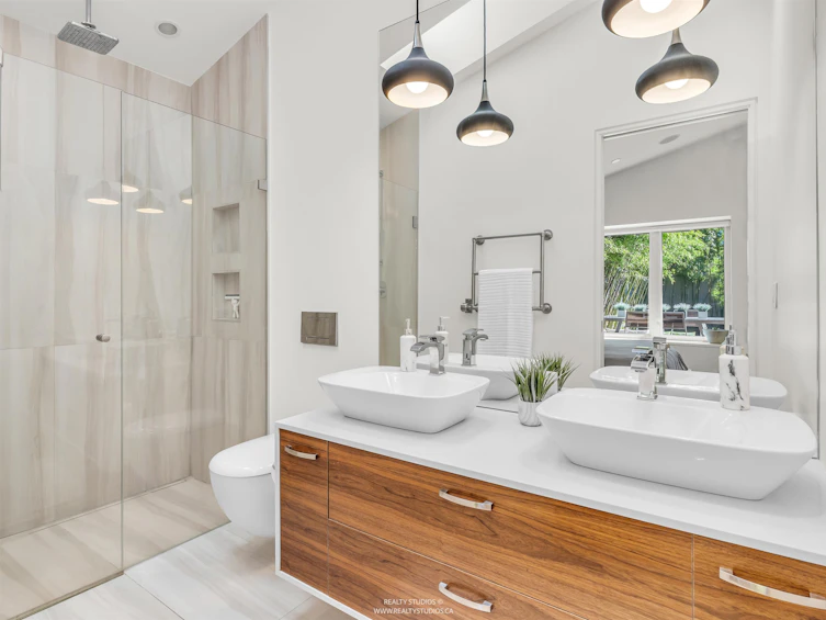 534 E 29th Avenue, Vancouver, BC, V5V 2R9 - 16