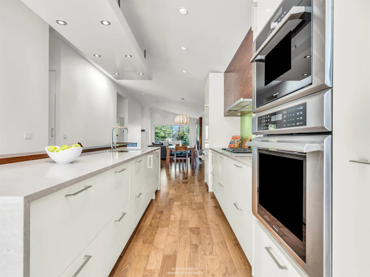 534 E 29th Avenue, Vancouver, BC, V5V 2R9 - 4