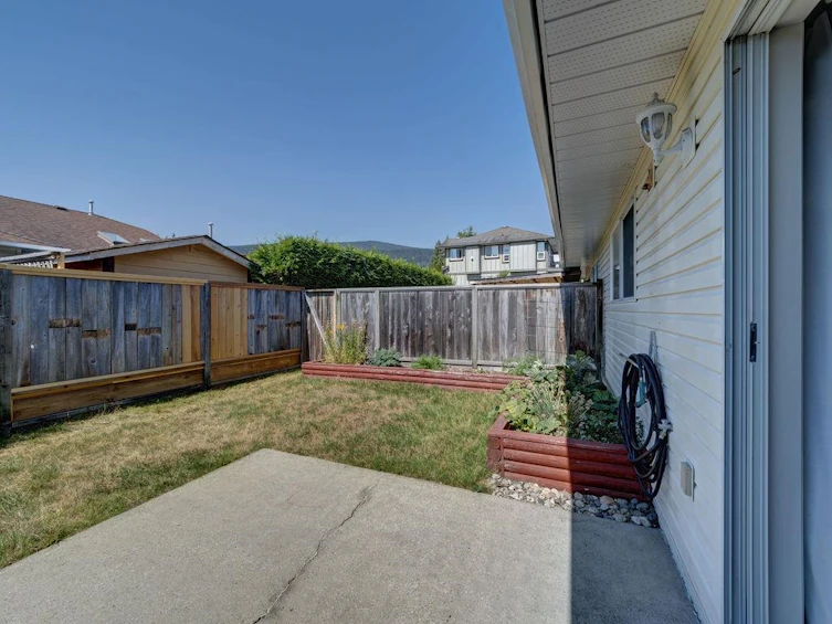 18-767 North Road, Gibsons, BC, V0N 1V9 - 18