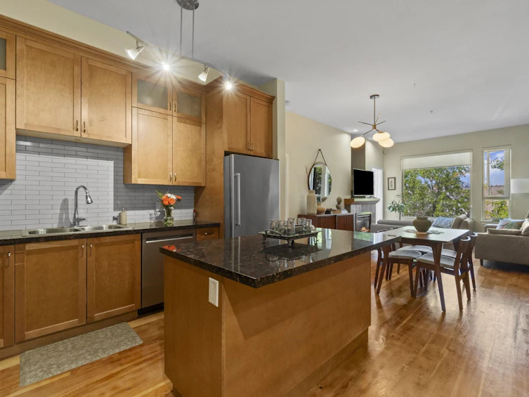 302-250 Salter Street, New Westminster, BC, V3M 0B7 - 5