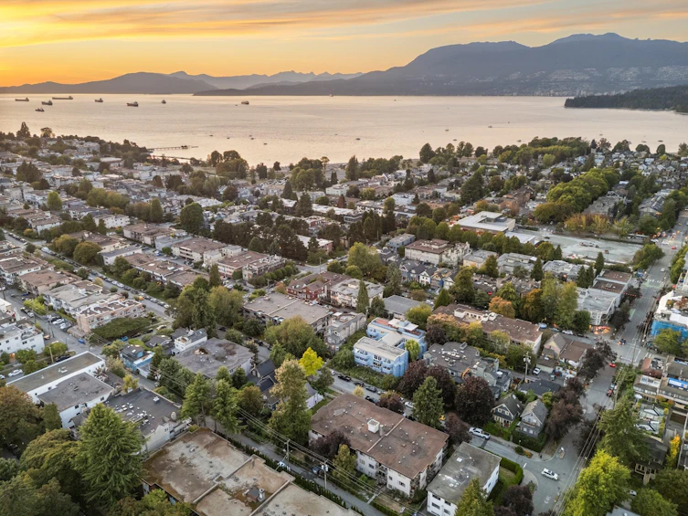 207-1930 W 3rd Avenue, Vancouver, BC, V6J 1L1 - 32