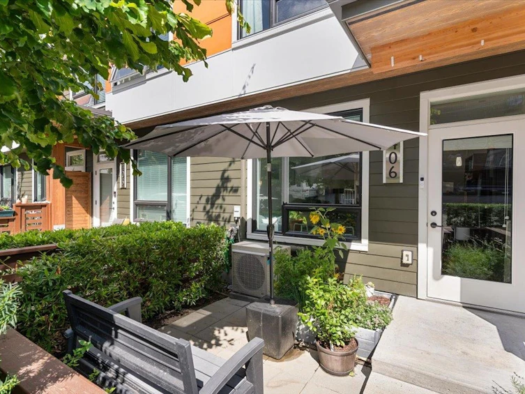 406-3021 St George Street, Port Moody, BC, V3H 0K3 - 3