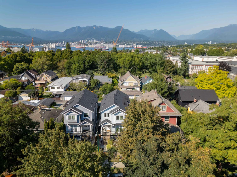 2055 Venables Street, Vancouver, BC, V5L 2J1 - 27