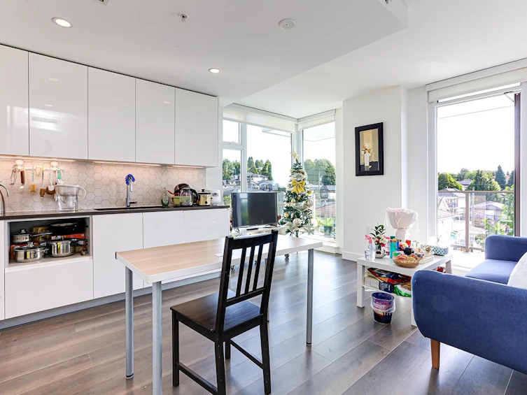 403-8181 Chester Street, Vancouver, BC, V5X 0J9 - 3