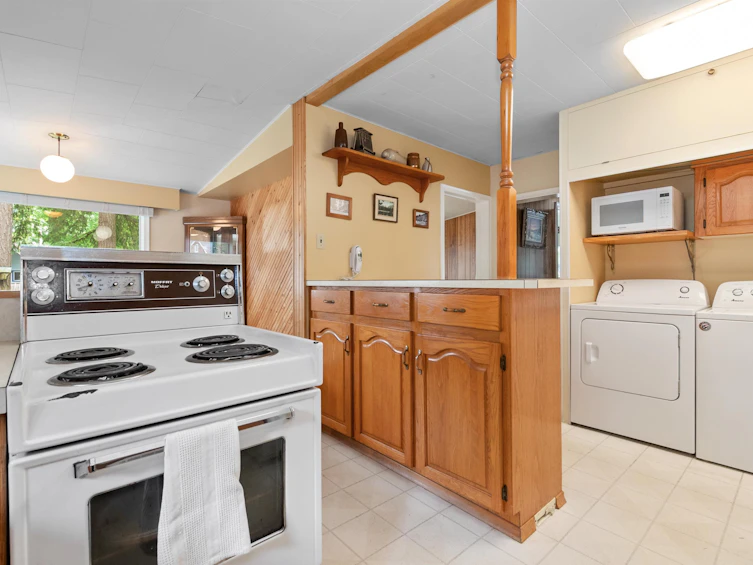 345 Balsam Street, Cultus Lake, BC, V2R 4Y8 - 8