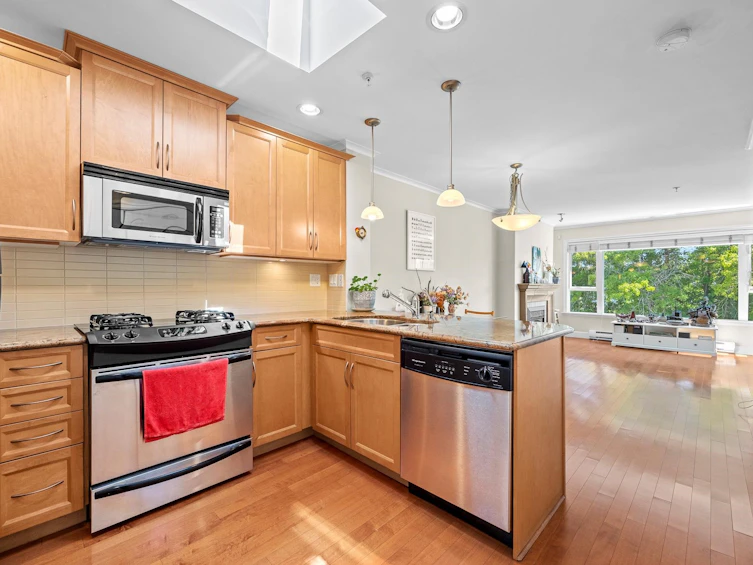 401-2103 W 45th Avenue, Vancouver, BC, V6M 2J2 - 3