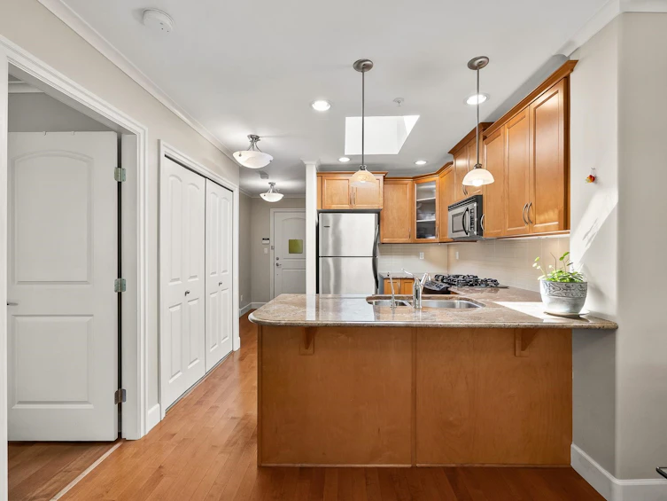 401-2103 W 45th Avenue, Vancouver, BC, V6M 2J2 - 6