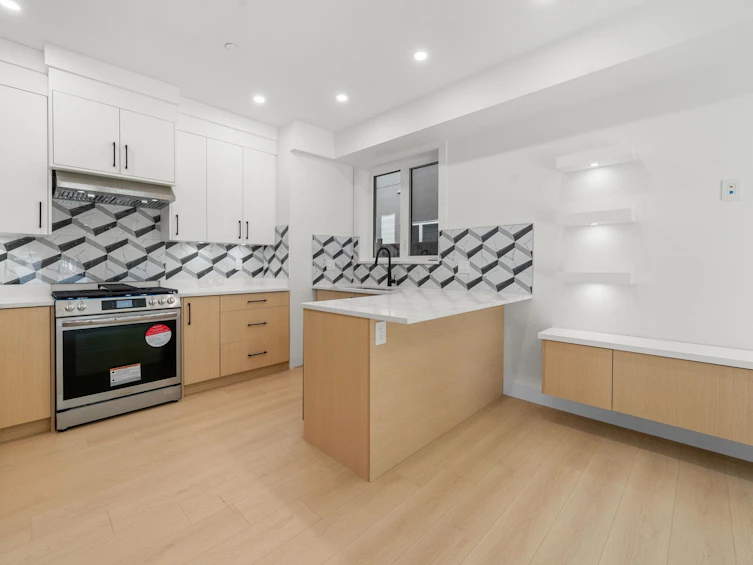 3425 Archimedes Street, Vancouver, BC, V5R 4W4 - 19