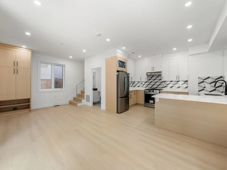 3425 Archimedes Street, Vancouver, BC, V5R 4W4 - 16