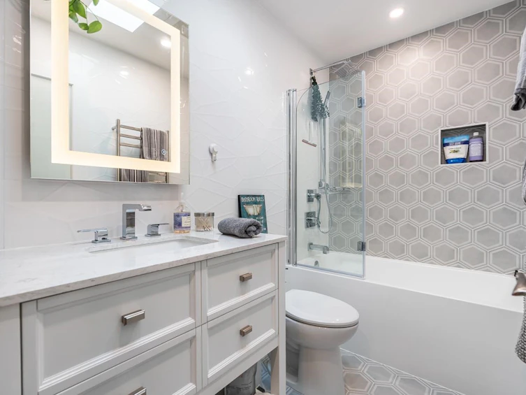 2674 Sparrow Court, Coquitlam, BC, V3E 1G9 - 28