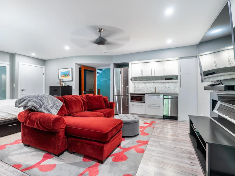 2674 Sparrow Court, Coquitlam, BC, V3E 1G9 - 29