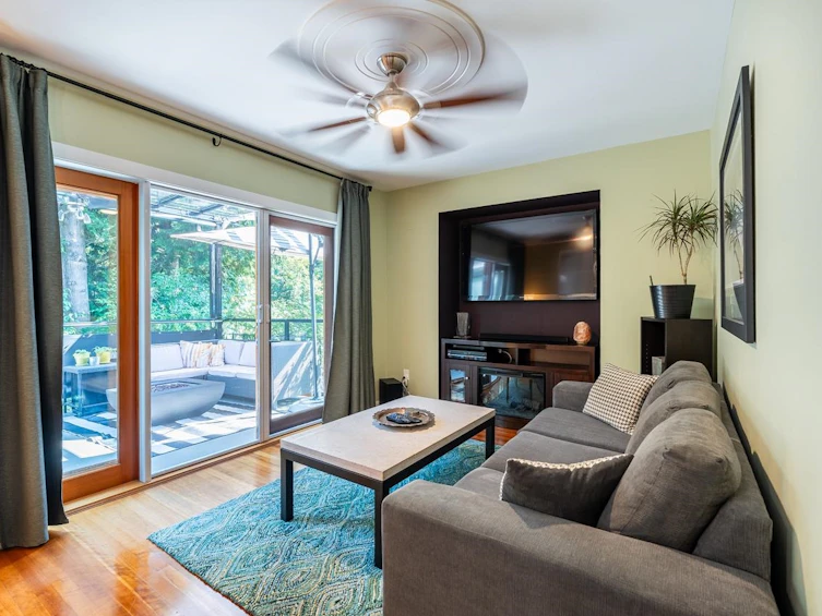 2674 Sparrow Court, Coquitlam, BC, V3E 1G9 - 17