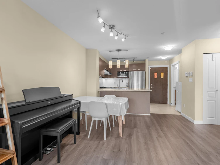 219-9500 Odlin Road, Richmond, BC, V6X 0H5 - 5