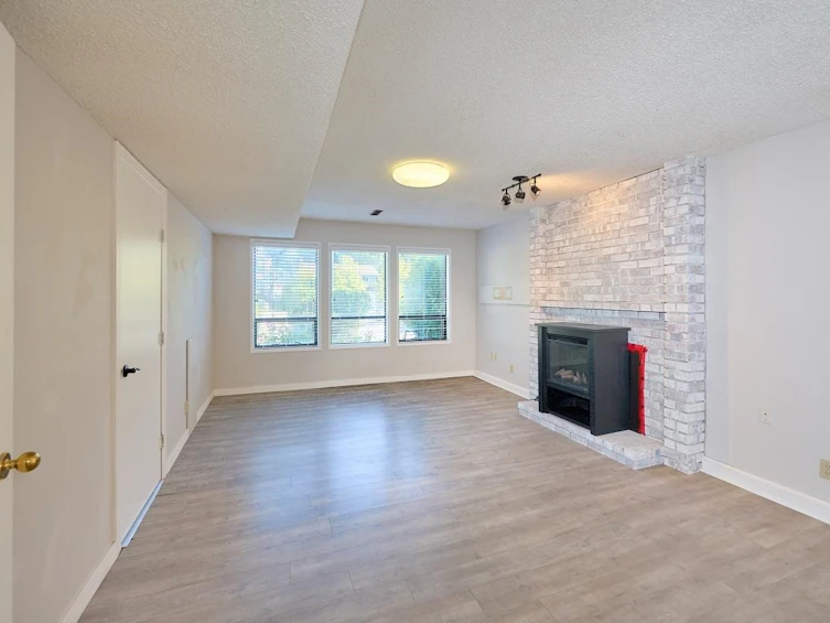 14323 18 Avenue, Surrey, BC, V4A 7K1 - 10