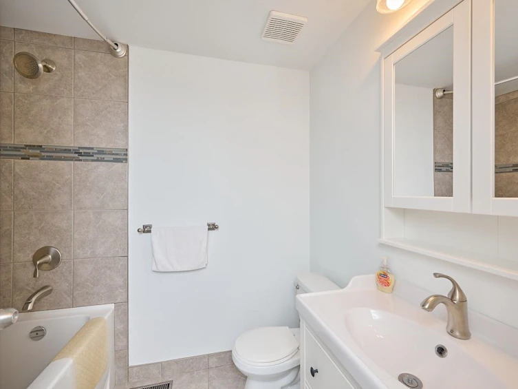 14323 18 Avenue, Surrey, BC, V4A 7K1 - 23