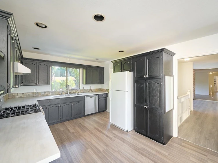 14323 18 Avenue, Surrey, BC, V4A 7K1 - 8