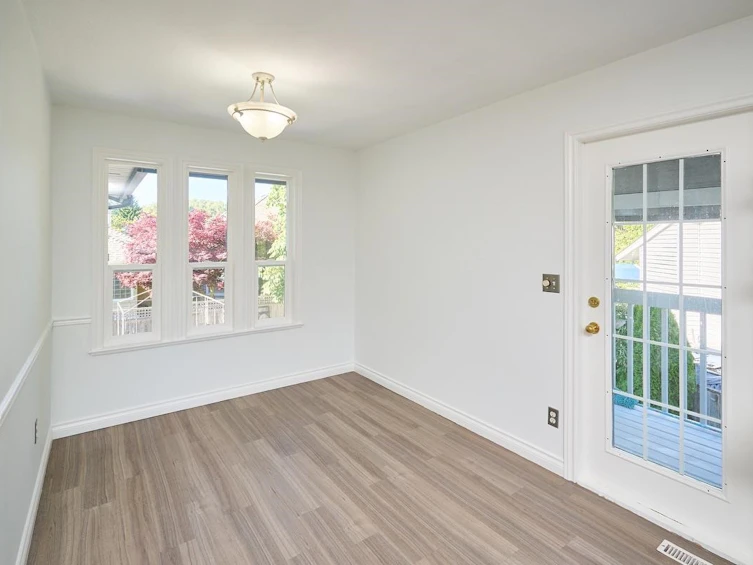 14323 18 Avenue, Surrey, BC, V4A 7K1 - 5