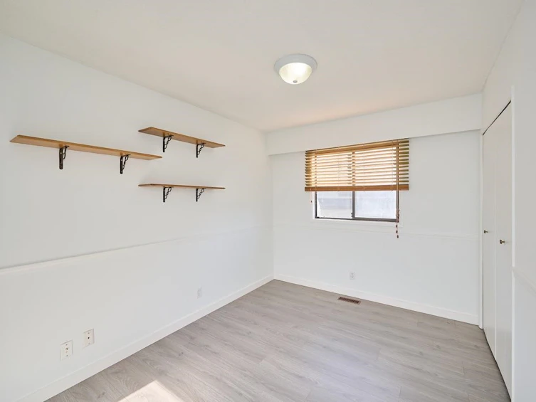 14323 18 Avenue, Surrey, BC, V4A 7K1 - 22