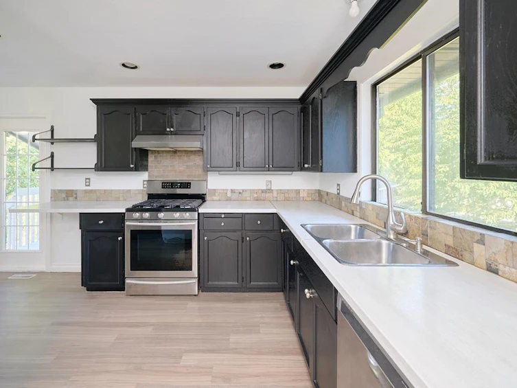 14323 18 Avenue, Surrey, BC, V4A 7K1 - 6