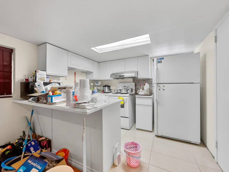 1975 E 52nd Avenue, Vancouver, BC, V5P 1W6 - 11