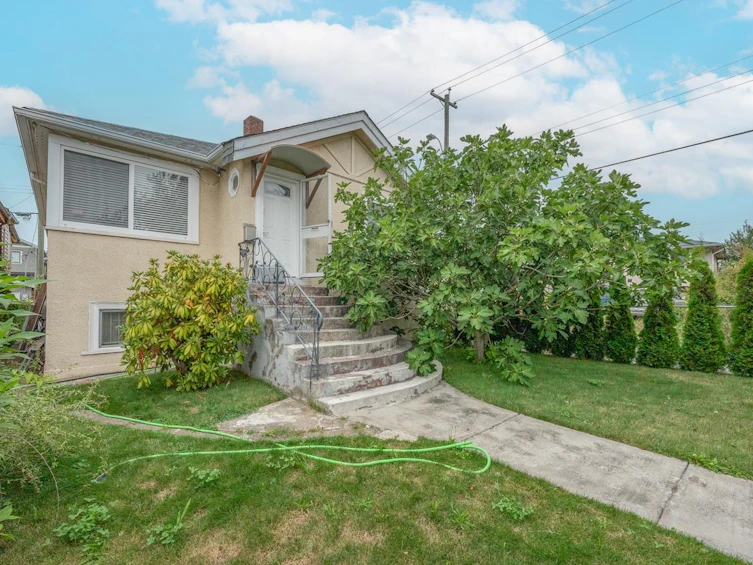 1975 E 52nd Avenue, Vancouver, BC, V5P 1W6 - 2