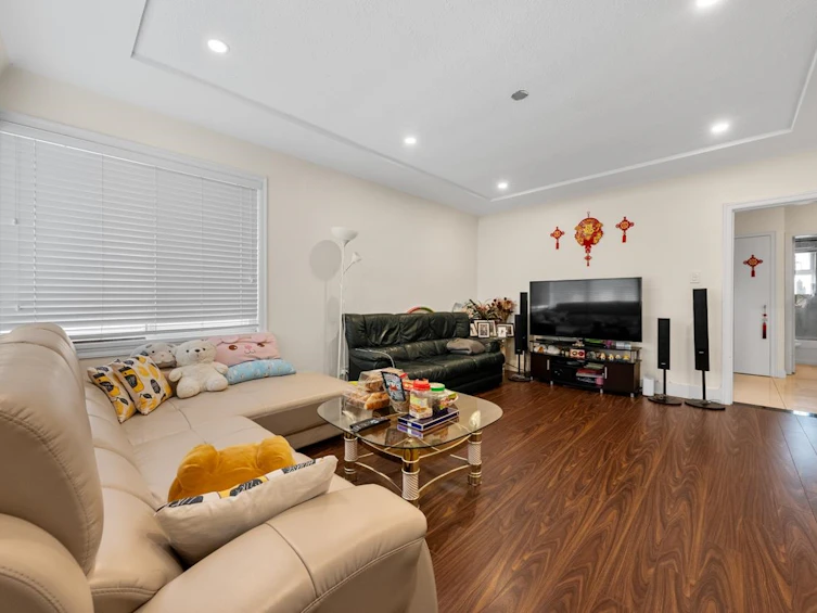 1975 E 52nd Avenue, Vancouver, BC, V5P 1W6