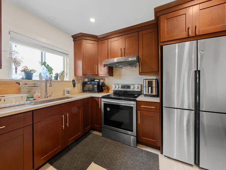 1975 E 52nd Avenue, Vancouver, BC, V5P 1W6 - 3