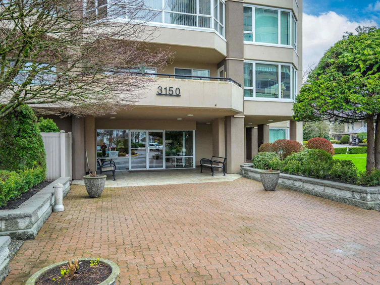 302-3150 Gladwin Road, Abbotsford, BC, V2T 5S9 - 3
