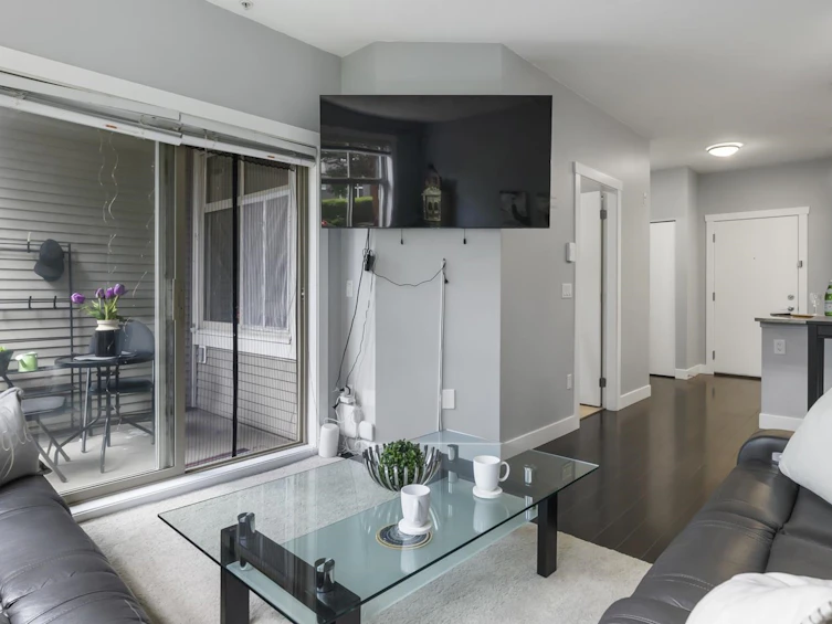 110-13555 Gateway Drive, Surrey, BC, V3T 0B5 - 5