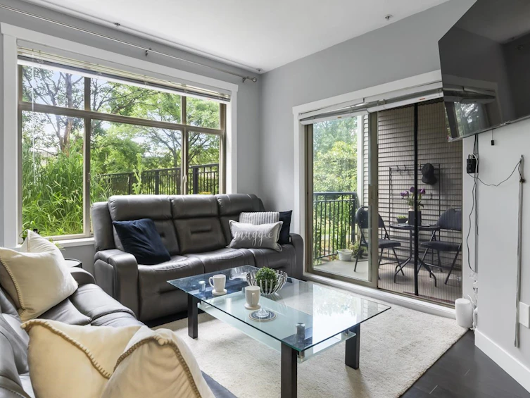 110-13555 Gateway Drive, Surrey, BC, V3T 0B5 - 4