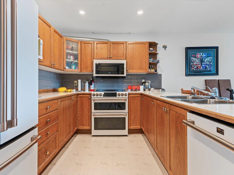 209-378 Esplanade Avenue, Harrison Hot Springs, BC, V0M 1A3 - 10