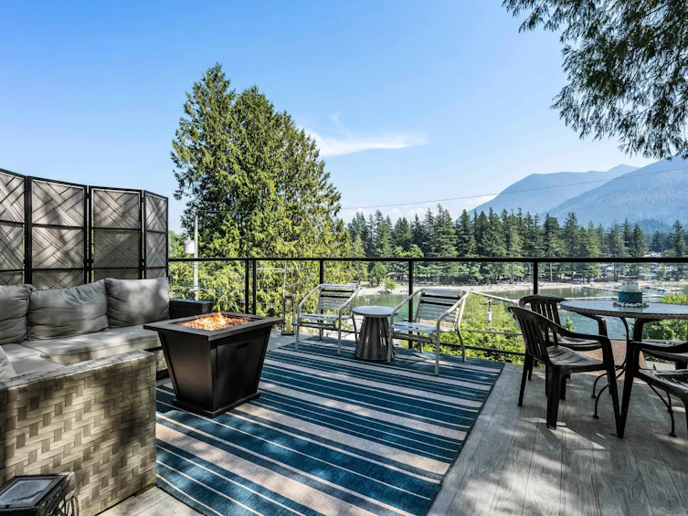 312 Munroe Avenue, Cultus Lake, BC, V2R 5A2 - 2