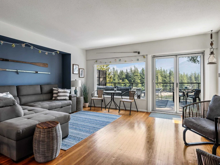 312 Munroe Avenue, Cultus Lake, BC, V2R 5A2 - 4
