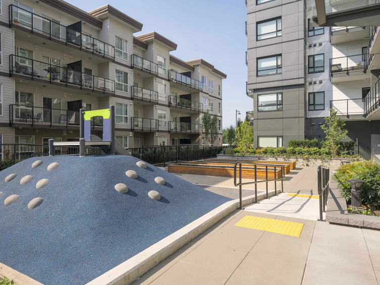 207-10777 138 Street, Surrey, BC, V3T 0T5 - 32