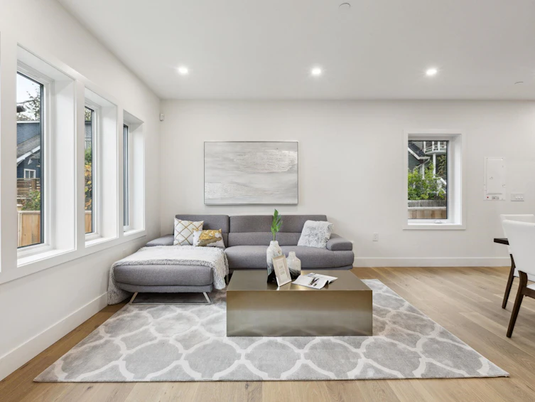 2727 W 7th Avenue, Vancouver, BC, V6K 1Z3 - 2