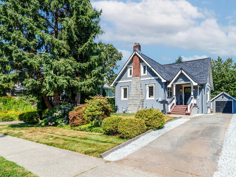 725 Fifth Street, New Westminster, BC, V3L 2Y2