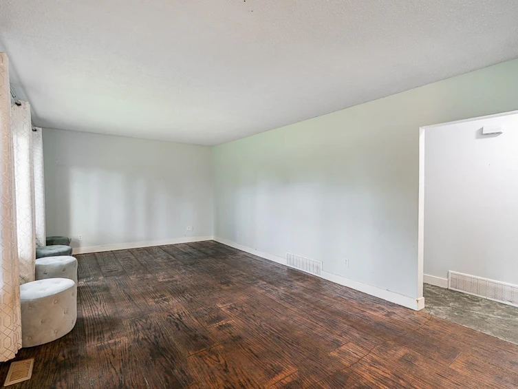 23768 Fraser Highway, Langley, BC, V2Z 2K8 - 2